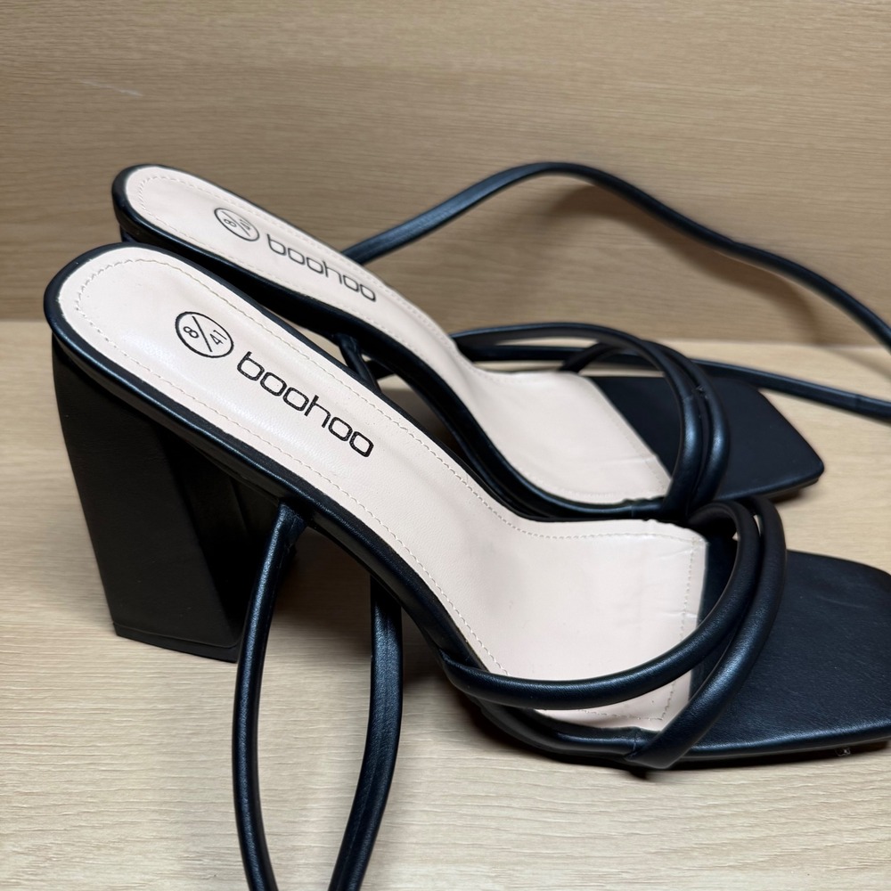 Boohoo Black Strappy Lace Up Block‎ Heel Sandals Size 8 Square Toe Wrap Around